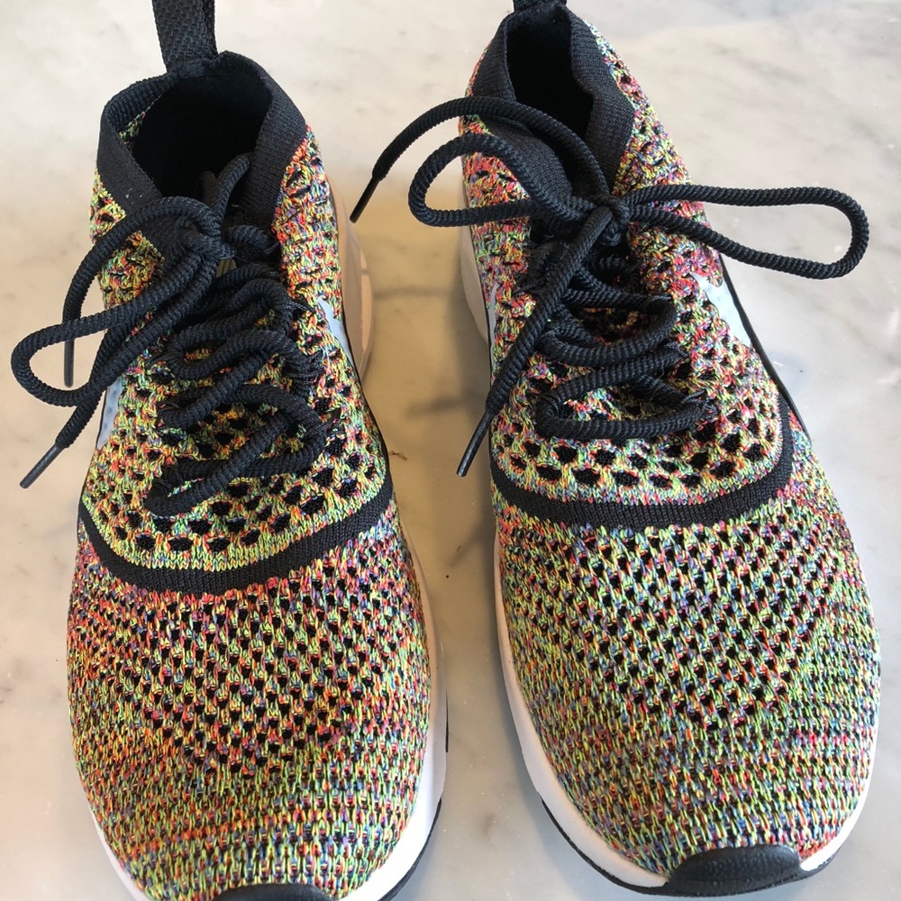 Nike Multicolor Fly-Knit Sneakers